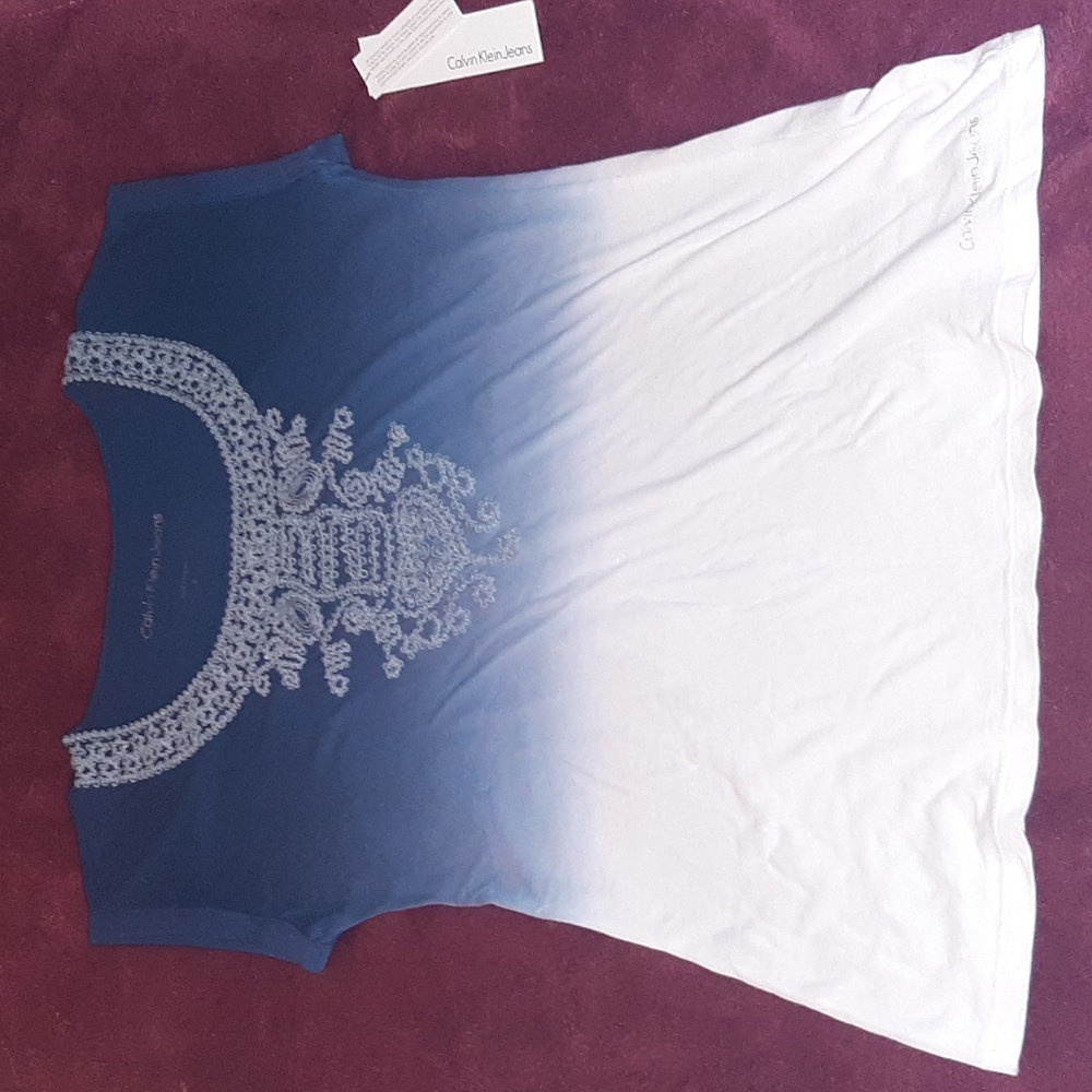 New with tags women's Calvin Klein tee shirt
